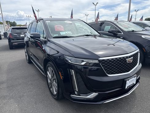 Used 2021 Cadillac XT6 Premium Luxury image 4