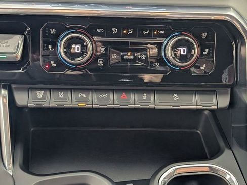 Used 2025 GMC Sierra 2500 Denali Ultimate image 23