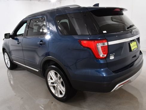 Used 2016 Ford Explorer XLT w/ Equipment Group 202A AWD/4WD image 15