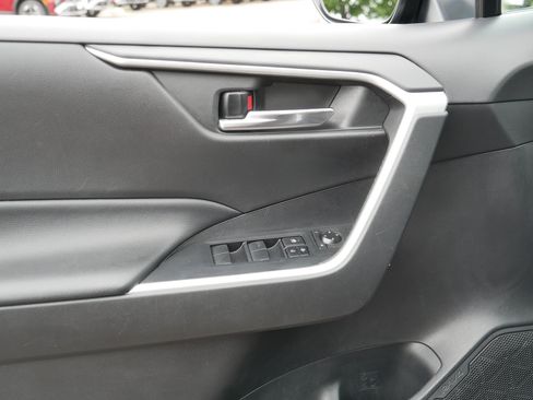 Used 2020 Toyota RAV4 XLE w/ XLE Grade Weather Package AWD/4WD image 15