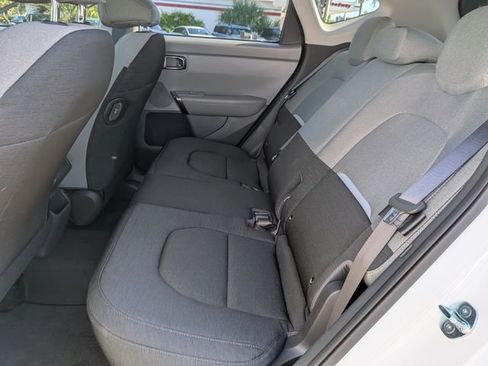 New 2027 Kia Seltos LX FWD image 15