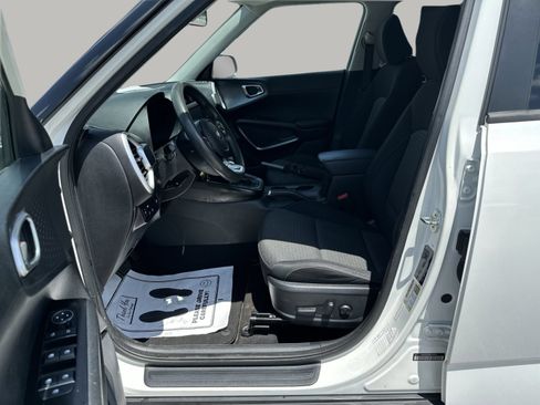Used 2021 Kia Soul S FWD image 13