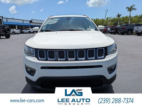 Used 2018 Jeep Compass Latitude w/ Popular Equipment Group FWD image 8
