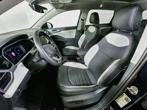 Certified 2025 Volkswagen Taos SEL AWD/4WD image 22