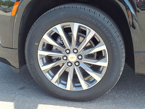 Used 2023 Chevrolet Traverse Premier FWD image 30