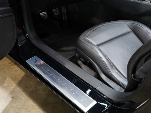 Used 2018 Chevrolet Corvette Stingray Coupe w/ Battery Protection Package image 42
