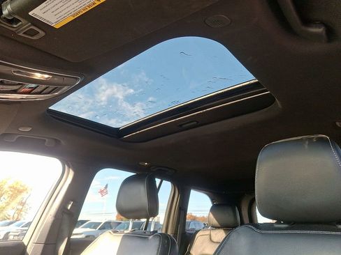 Used 2023 Jeep Grand Cherokee Altitude image 16