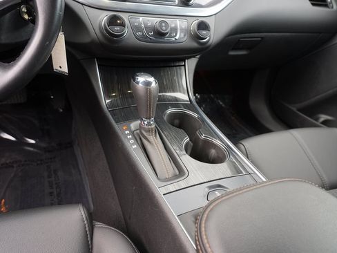 Used 2016 Chevrolet Impala LT FWD image 24