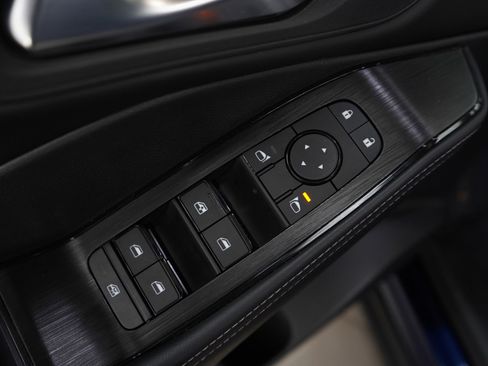 Used 2024 Nissan Rogue SV w/ SV Premium Package image 20