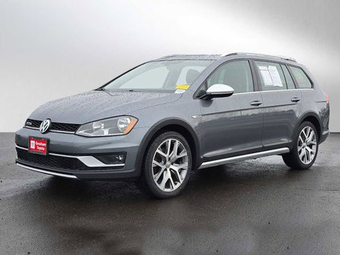 Used 2017 Volkswagen Golf Alltrack SEL image 8
