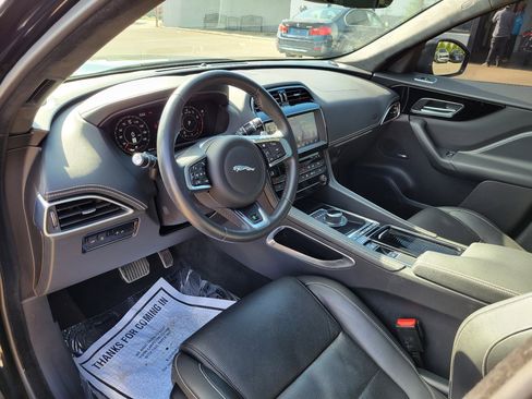 Used 2019 Jaguar F-PACE R-Sport AWD/4WD image 18