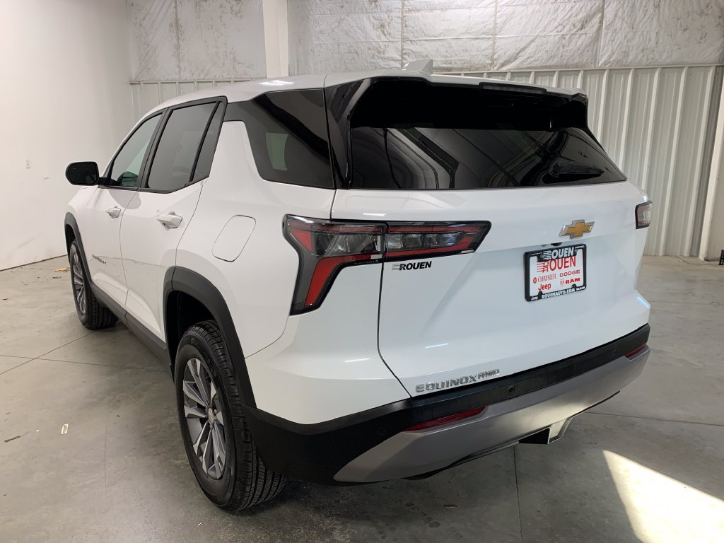 Used 2026 Chevrolet Equinox LT AWD/4WD image 23