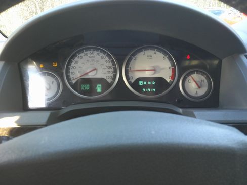 Used 2010 Dodge Grand Caravan SXT FWD image 16