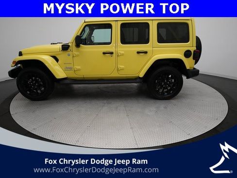 Used 2023 Jeep Wrangler Unlimited Sahara w/ Cold Weather Group image 23