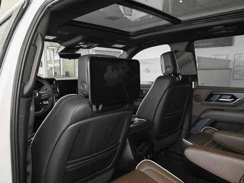 New 2026 GMC Yukon Denali Ultimate w/ LPO, Floor Liner Package image 36