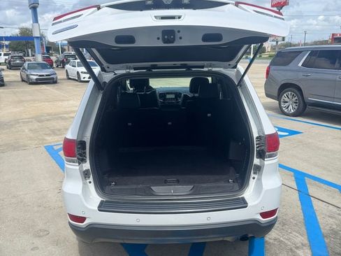 Used 2022 Jeep Grand Cherokee Laredo X image 7