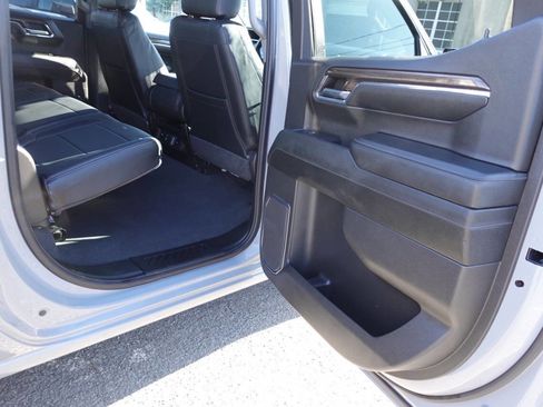 Used 2024 Chevrolet Silverado 1500 LT image 25