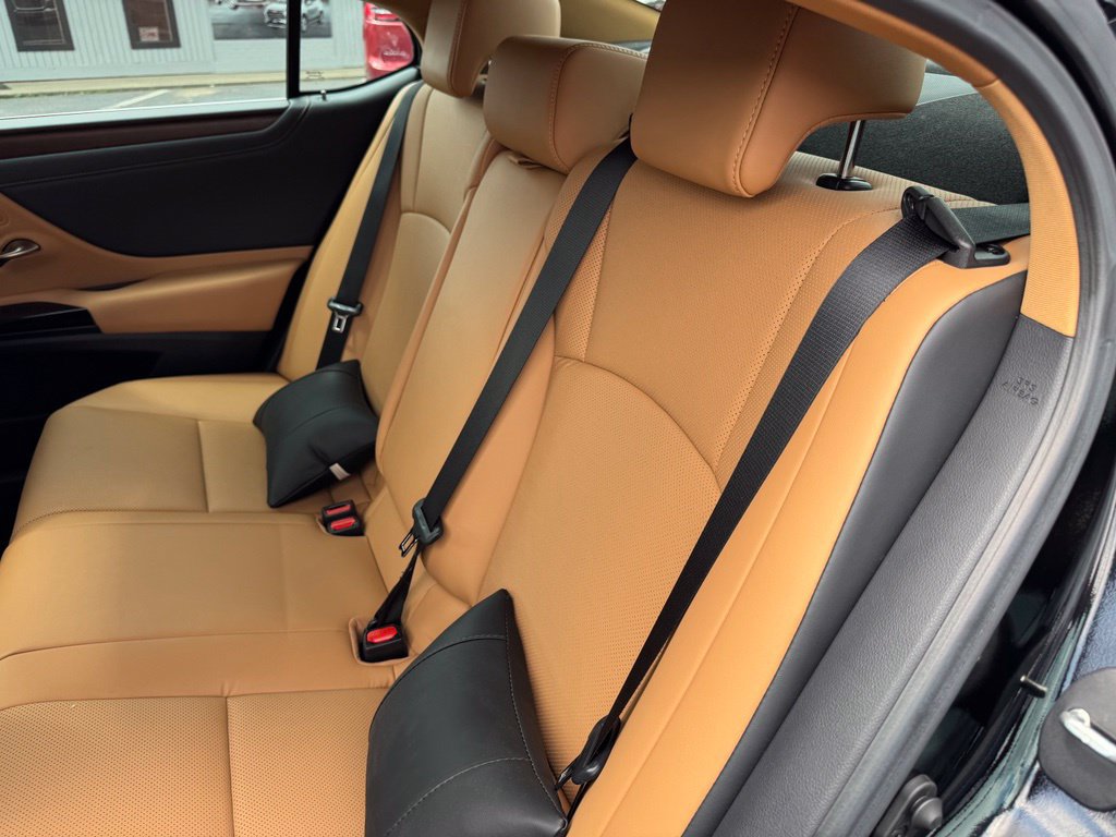Used 2025 Lexus ES 300h F Sport FWD image 30