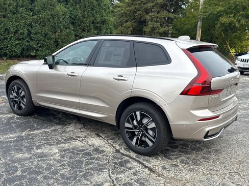 New 2026 Volvo XC60 B5 Plus w/ Climate Package image 6