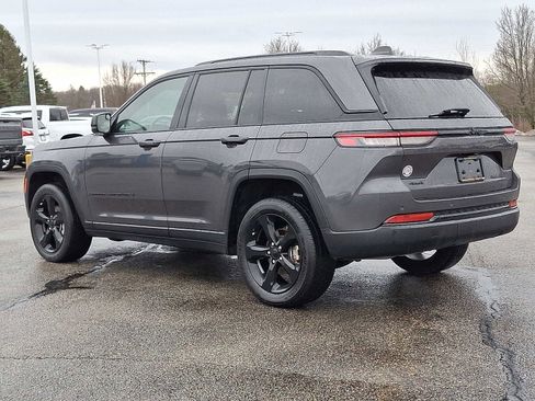 Used 2022 Jeep Grand Cherokee Altitude image 4