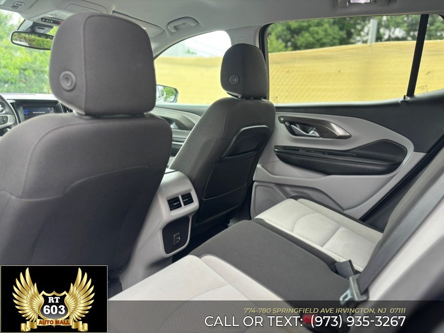 Used 2024 GMC Terrain SLE FWD image 9