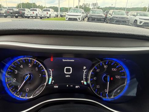 New 2027 Chrysler Pacifica Limited FWD image 15