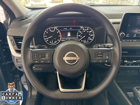 Used 2024 Nissan Rogue SV image 17
