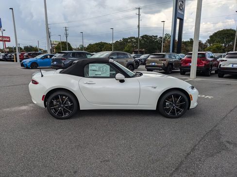 New 2026 MAZDA MX-5 Miata Grand Touring RWD image 3