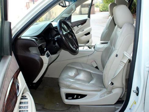 Used 2015 Cadillac Escalade ESV Luxury image 15