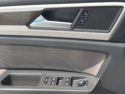 Certified 2022 Volkswagen Atlas SE FWD image 23