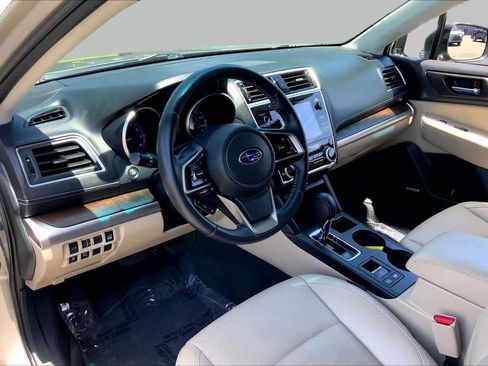 Used 2018 Subaru Outback 2.5i Limited AWD/4WD image 18