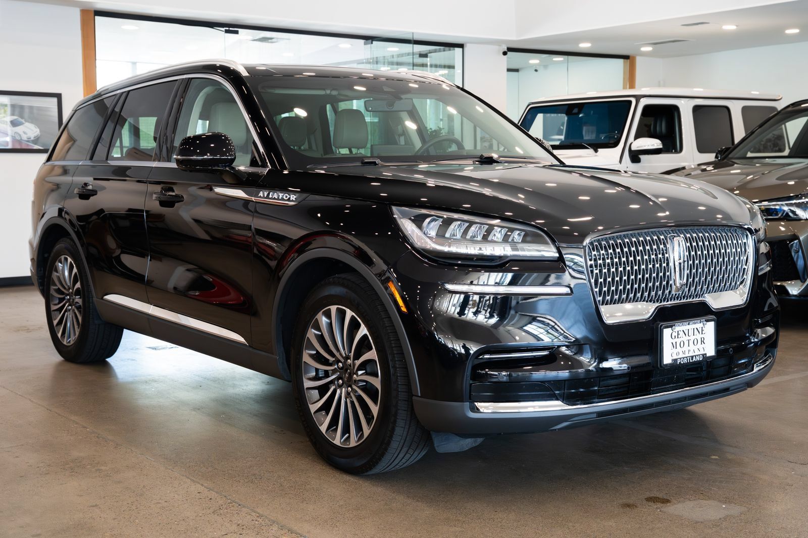 Used 2022 Lincoln Aviator Reserve RWD image 3