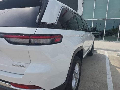Used 2025 Jeep Grand Cherokee Laredo X AWD/4WD image 2