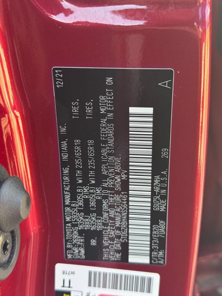 Used 2022 Toyota Highlander XLE AWD/4WD image 33