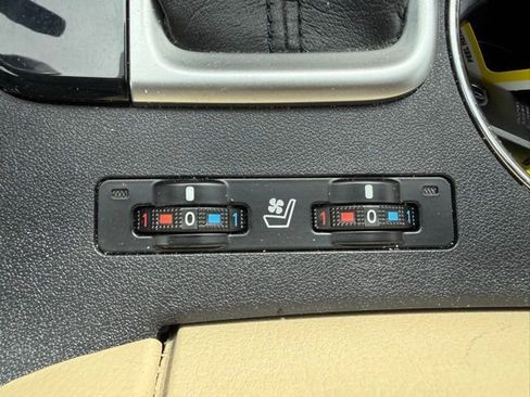 Used 2017 Toyota Highlander Limited image 15