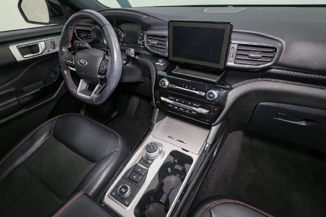 Used 2023 Ford Explorer ST-Line AWD/4WD image 18