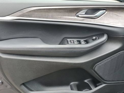 New 2026 Jeep Grand Cherokee Altitude AWD/4WD image 16