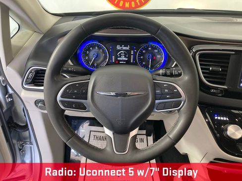 Used 2023 Chrysler Voyager LX image 8