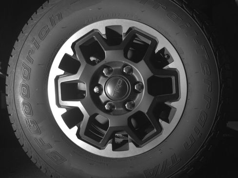 Used 2025 Toyota Tacoma TRD Off-Road image 15