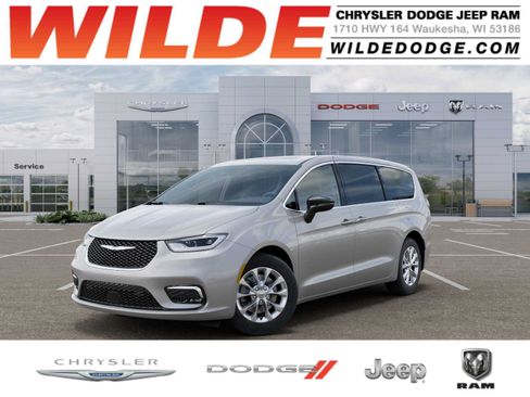 New 2026 Chrysler Pacifica Limited AWD/4WD image 1