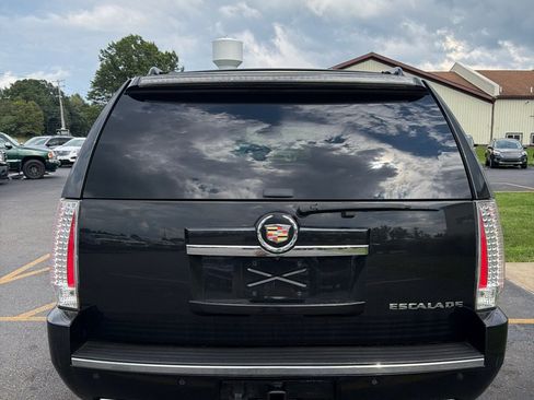 Used 2013 Cadillac Escalade Premium AWD/4WD image 7