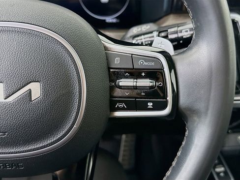 Used 2022 Kia Sorento SX Prestige image 12