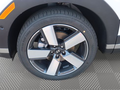 New 2025 Hyundai Santa Fe Limited image 4