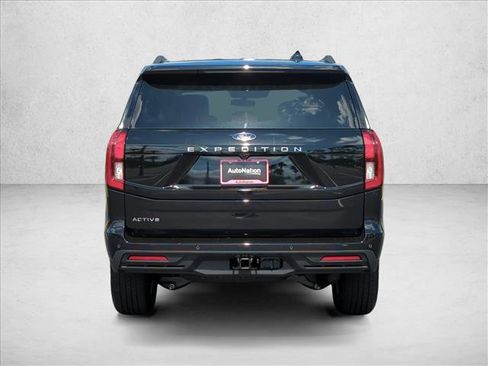 New 2026 Ford Expedition Active image 8