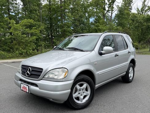 Used 2001 Mercedes-Benz ML 320 4MATIC image 1