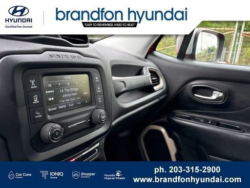 Used 2016 Jeep Renegade Limited w/ Safety & Security Group AWD/4WD image 18