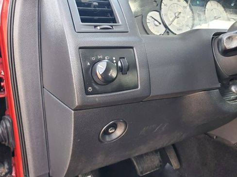 Used 2009 Chrysler 300 Touring image 12