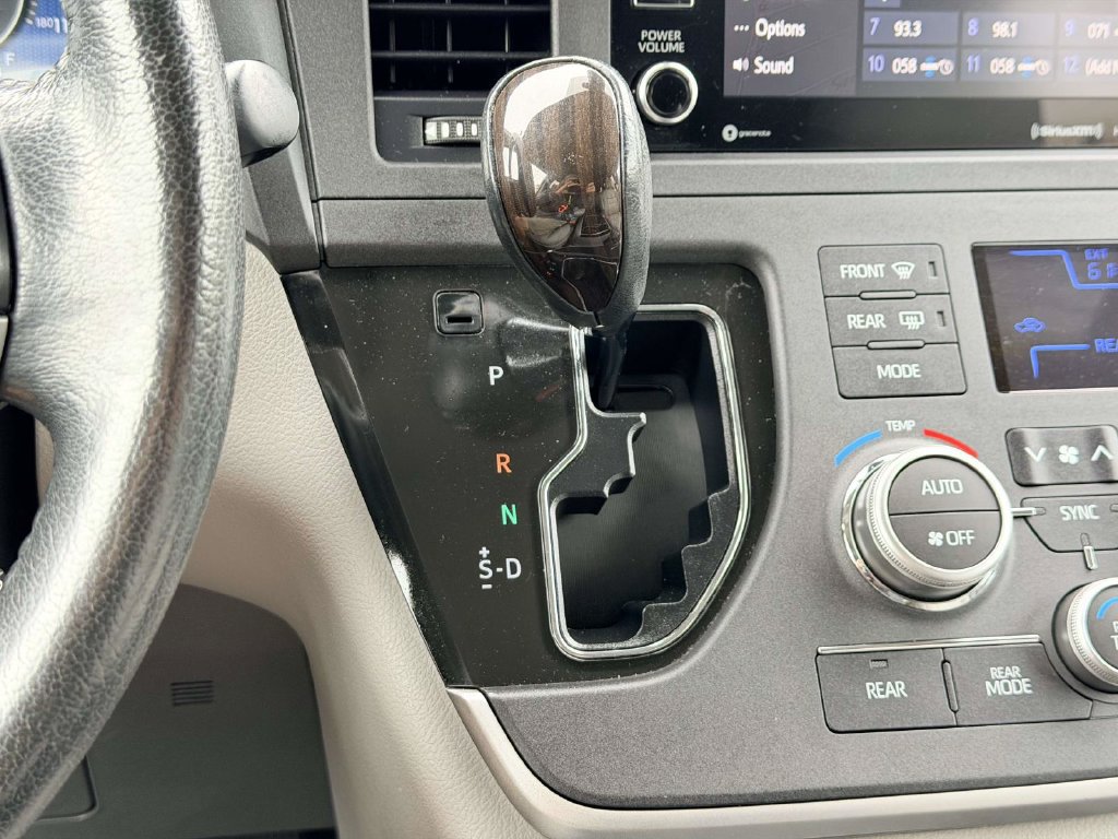Certified 2020 Toyota Sienna XLE w/ XLE Navigation Package AWD/4WD image 6