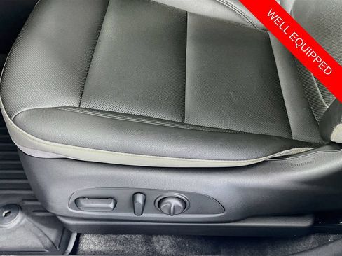Used 2025 Chevrolet Trax ACTIV w/ Driver Confidence Package FWD image 18