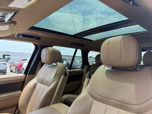 Used 2023 Land Rover Range Rover SE AWD/4WD image 14